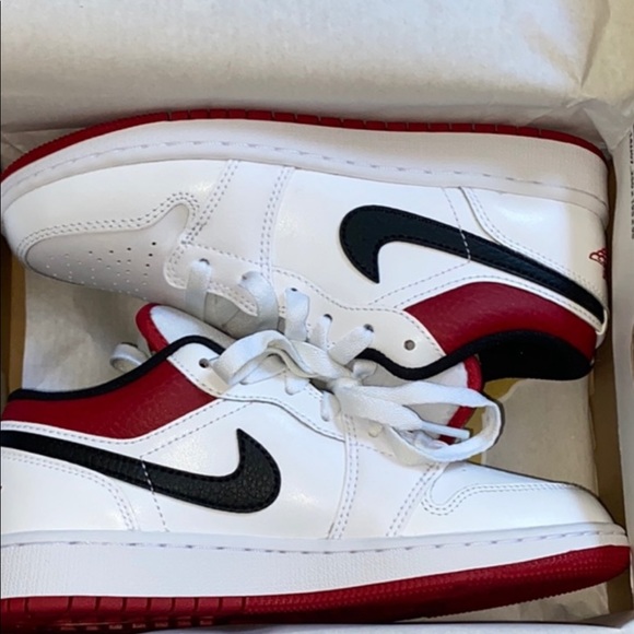 Air Jordan Mid 1 low ( new in box ) - Picture 2 of 3